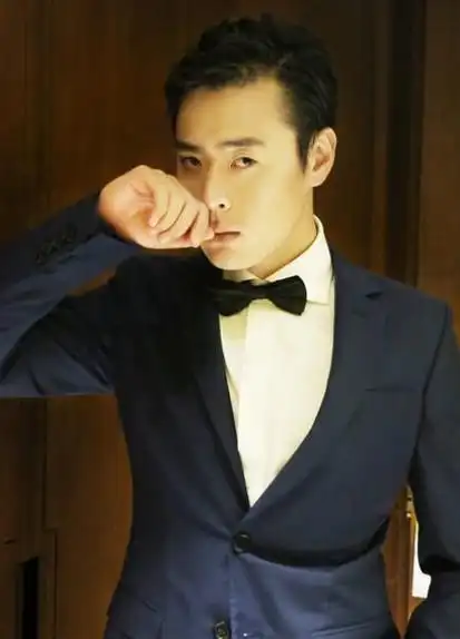 亮剑张桐最穷时吃狗粮抑郁后多次自杀妻子陪他走出低谷