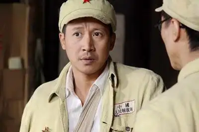 日前,张国强正在北京拍摄他的一部军旅电视剧《我们队伍向太阳》