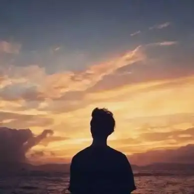 高清孤独落寞的唯美头像男生背影伤感图片