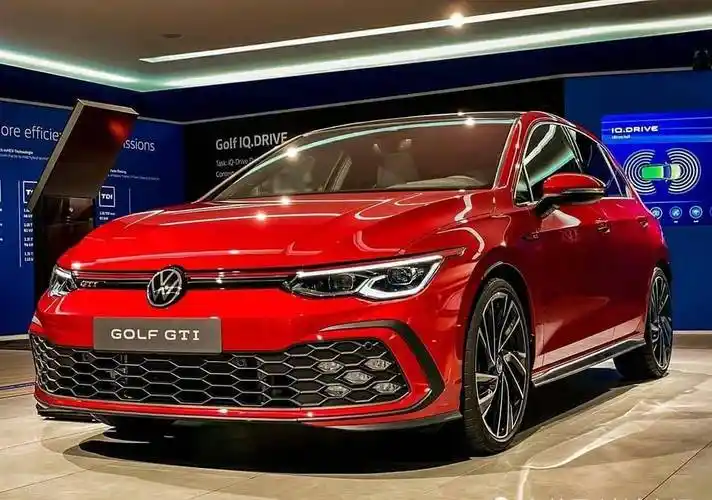全新大众高尔夫gti实拍,外观非常运动,整体看起来很动感_搜狐汽车