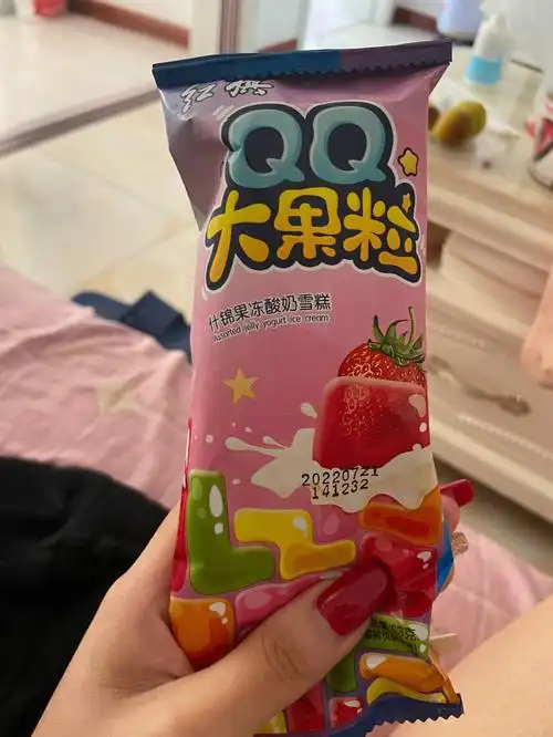 雪糕护卫1块钱的红旗大果粒果冻酸奶雪糕