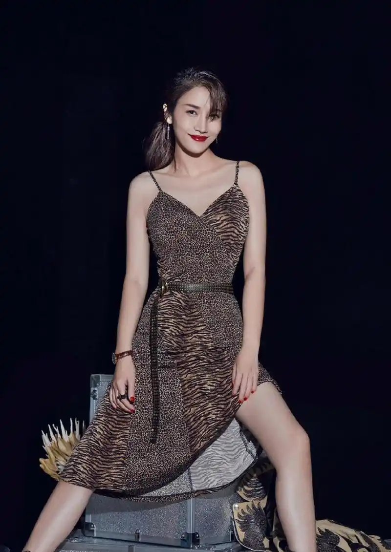 王黎雯性感优雅写真#王黎雯