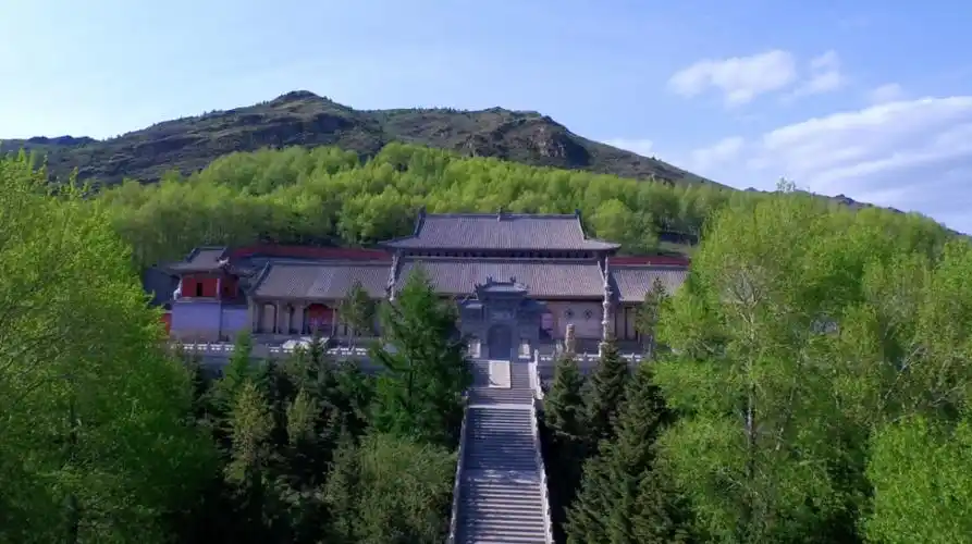 五台山景区发公告即刻停止售票网友山西来了一亿人