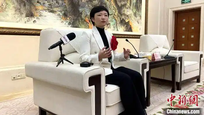 孙婷婷 摄中新网济南2月7日电 (孙婷婷)"中国首辆雪蜡车的研制成功