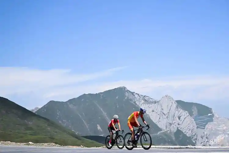 自行车环青海湖国际公路赛第二赛段赛况