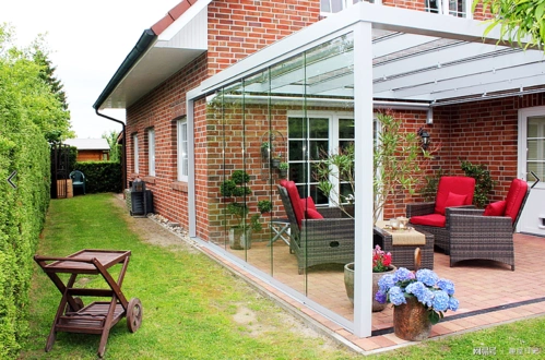 庭院设计:2个钢结构玻璃阳光房案例,从此花园里也能摆沙发茶几