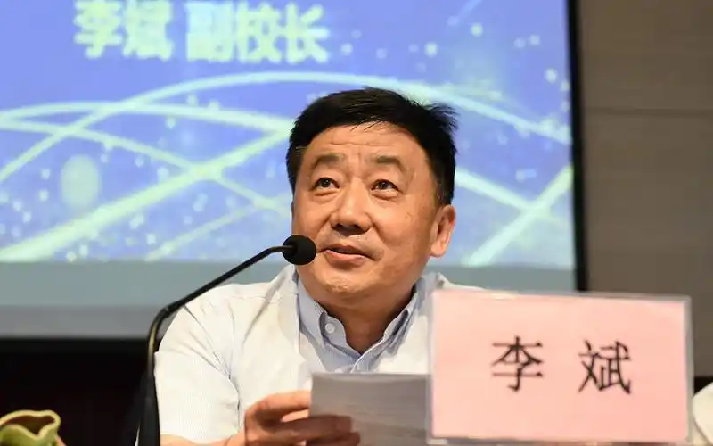 第十四届读书宣传月开幕式在校图书馆b201学术报告厅举行,副校长李斌