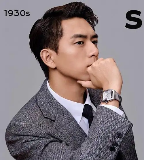 李现演绎卡地亚santos