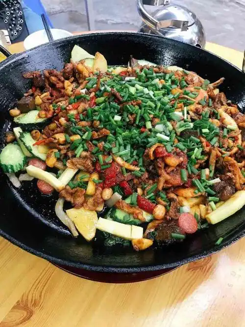 古仗铁板烧(张家界总店)-"五一去张家界旅游时去打卡的 当天去得比较.