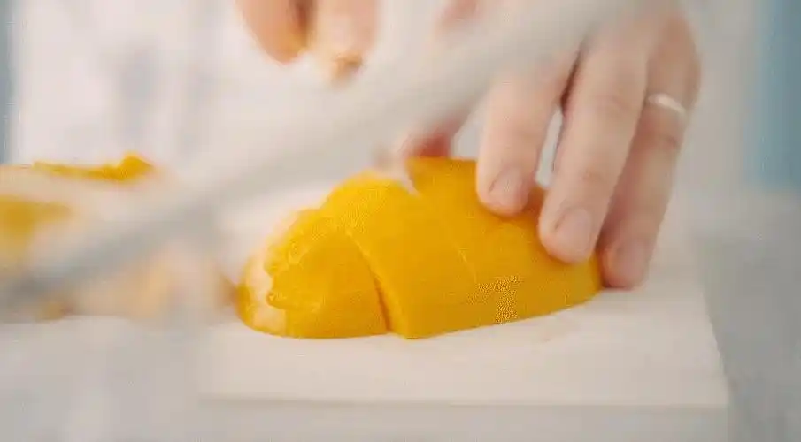 芒果刀切营养美味gif动图_动态图_表情包下载_soogif