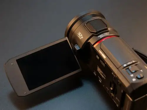 家用轻便手持摄像机松下hcvx1评测