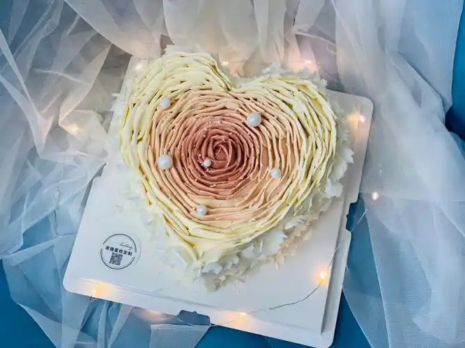 带图定制送女朋友送闺蜜唯美爱心生日蛋糕