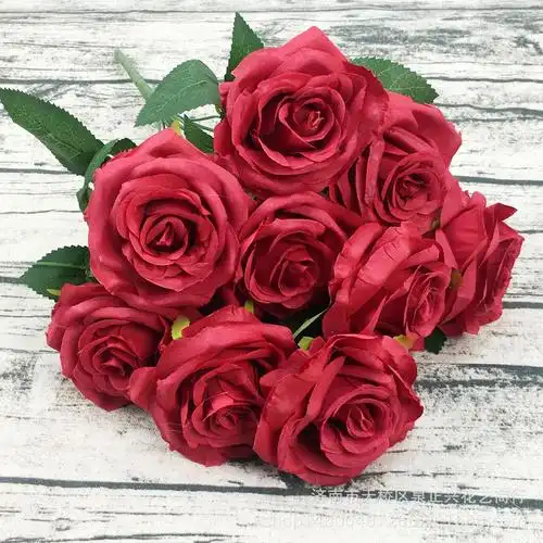 品名:9头玫瑰 材质:绢布 尺寸:整枝长约44厘米,9叉,9朵花,花头