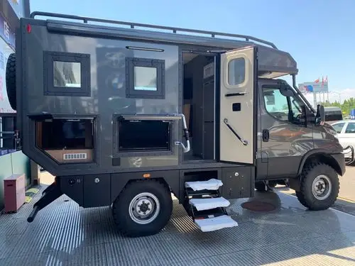 原装进口全地形4x4越野房车 进口依维柯房车