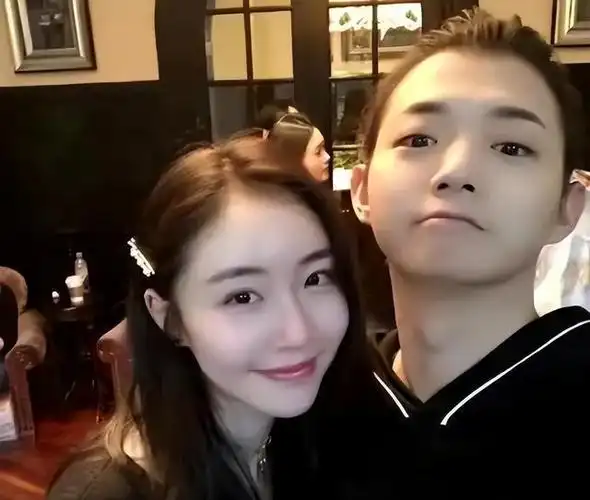 一个好色一个贪财霍尊案迎来新进展陈露递交悔过书求轻判