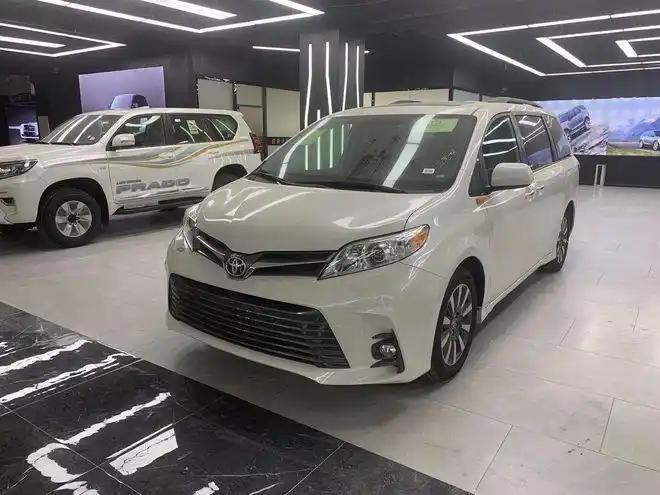 性价比超高丰田塞纳两驱xle配置报价