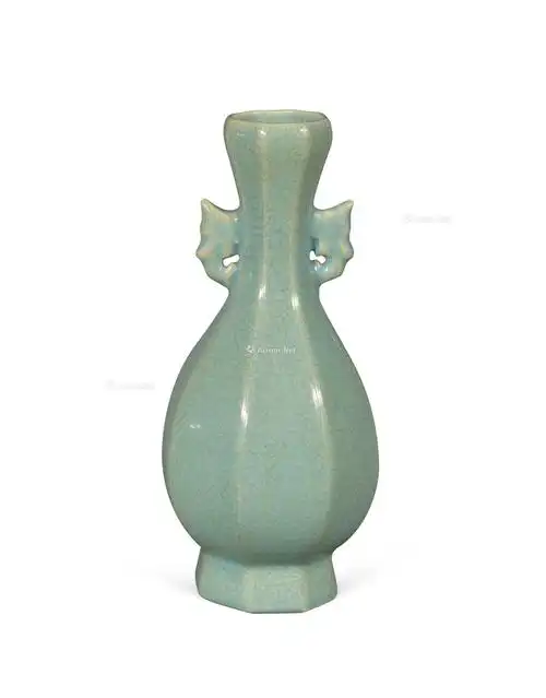 0393 宋 临汝窑天青釉八棱双耳尊