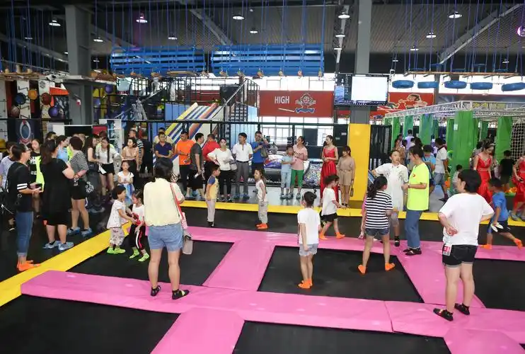 多乐岛蹦床公园杭州馆