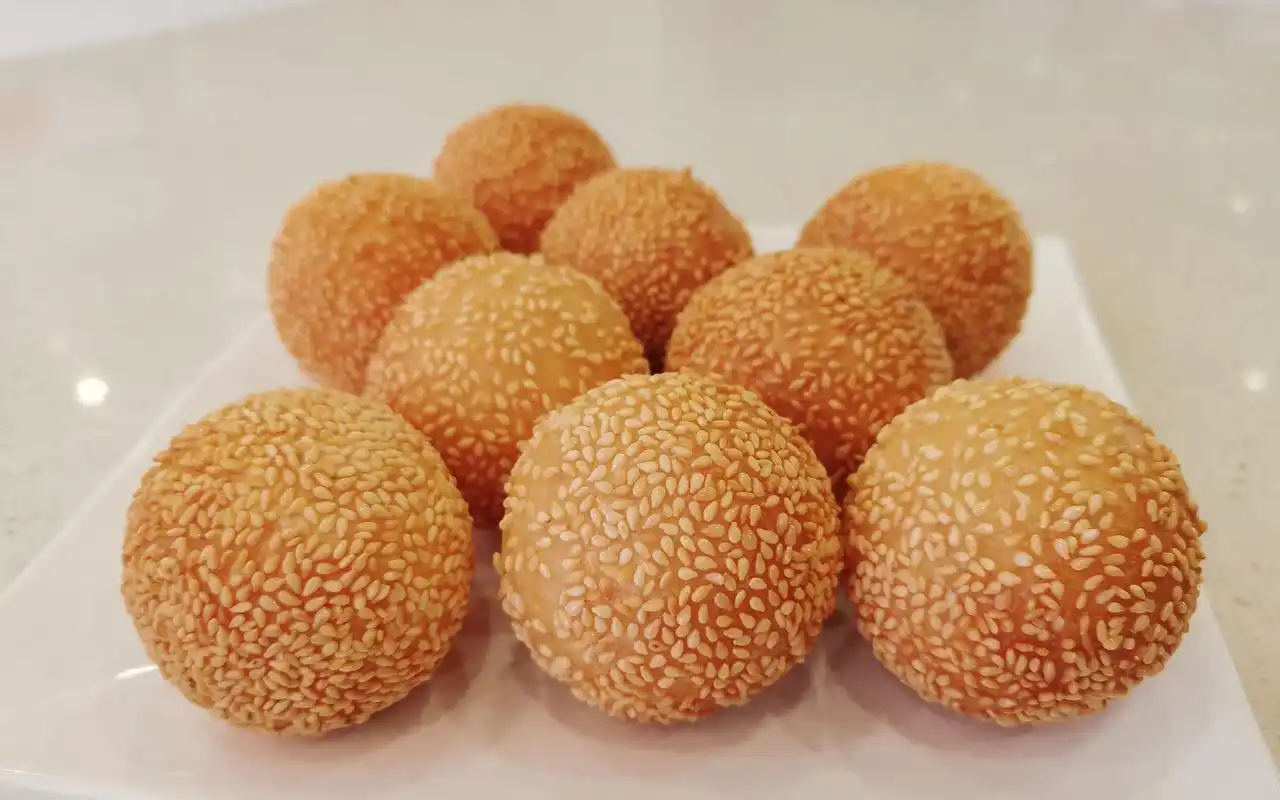 面点师赖迪手把手教你炸空心煎堆口感外酥里软个个都是大空心