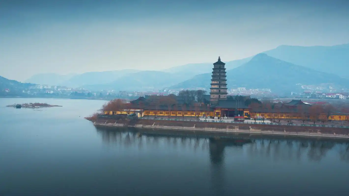 江苏连云港,夹缝中求生存的城市,"苏北第一大港"何去何从?