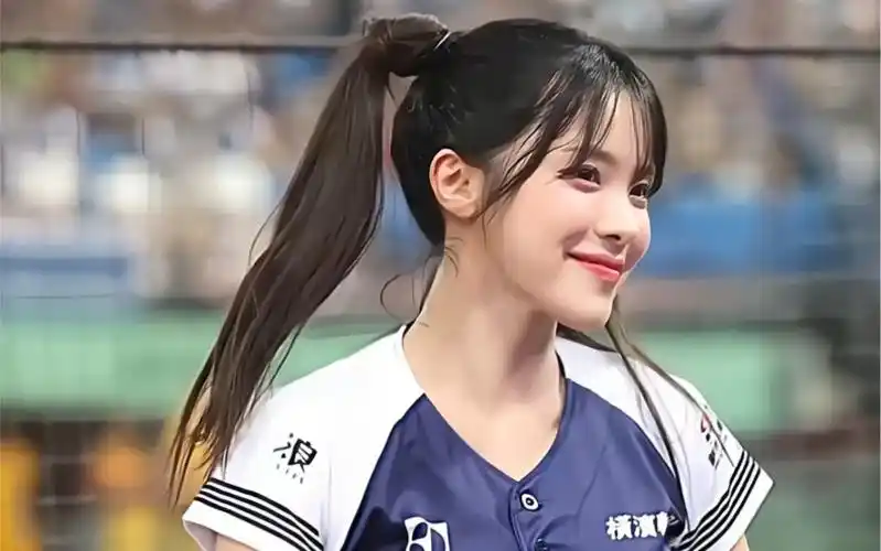 拉拉队美女李多慧