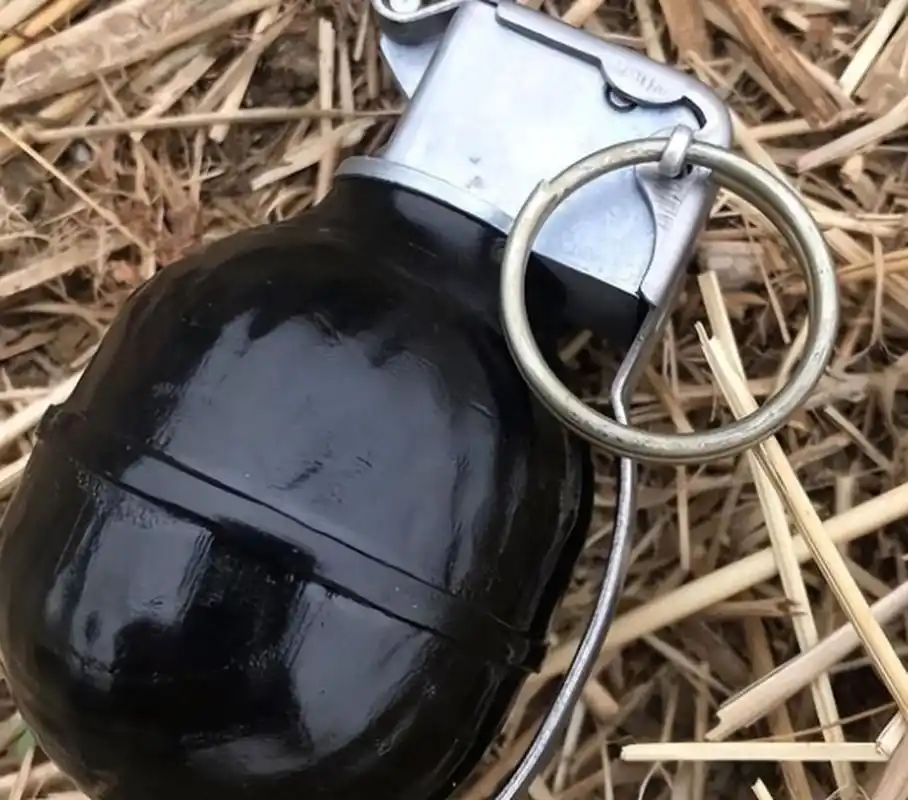 畅销全世界的中国无柄手榴弹:解放军现役的82-2式手榴弹!