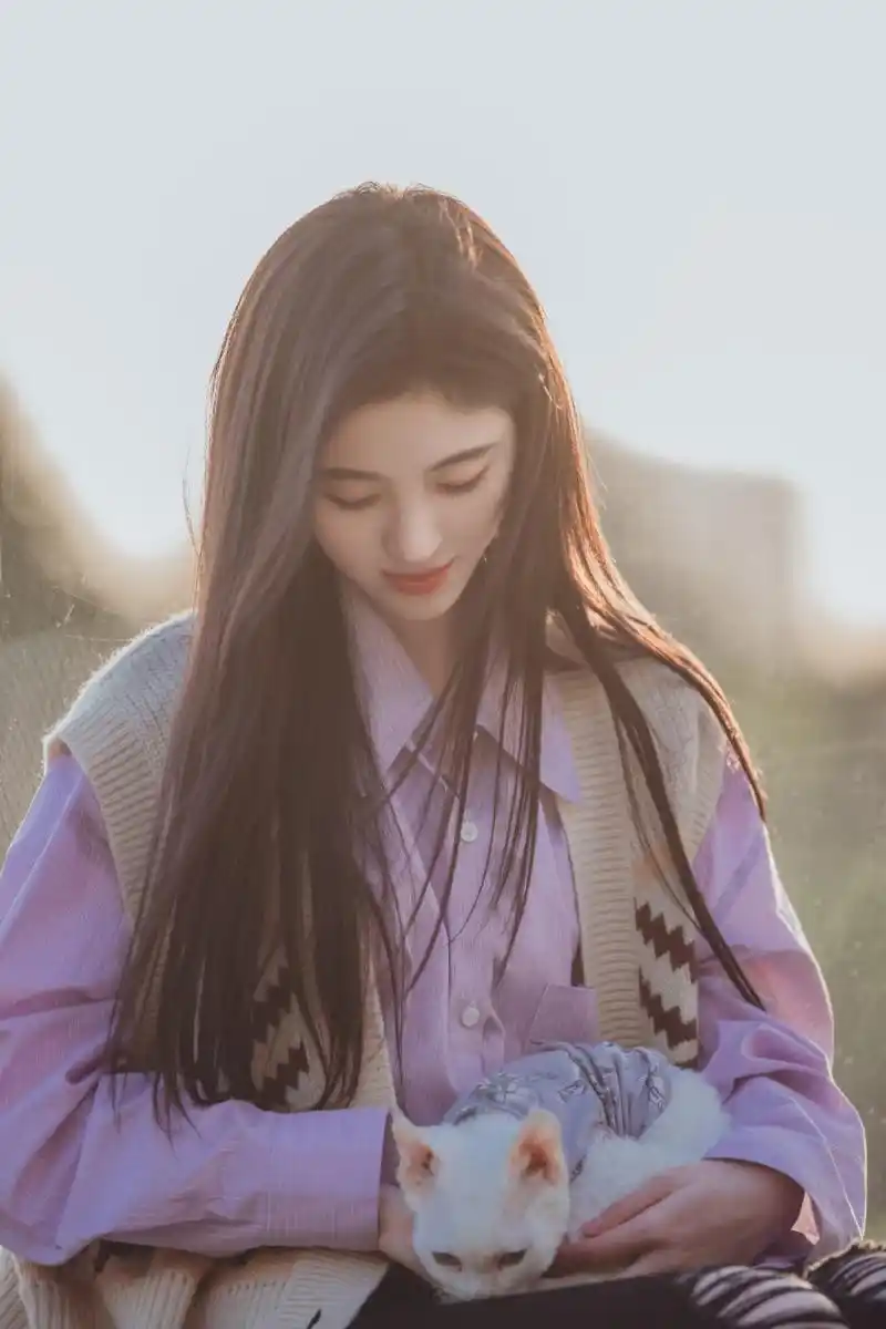 鞠婧祎最新的钻石妆绝了!