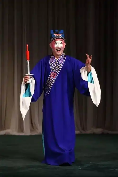 焦敬阁,博士,京剧文丑,中国戏曲学院京剧系副教授.