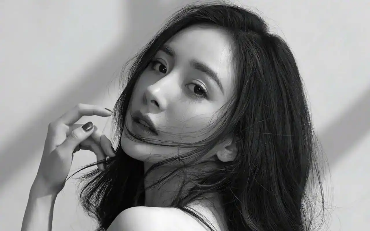 杨幂 #电脑壁纸 @dou 小助手 @dou 小课堂 @抖 - 抖音