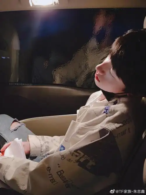 刘耀文x朱志鑫*第一次 * 失jìn * 纯r无脑短打 909090.