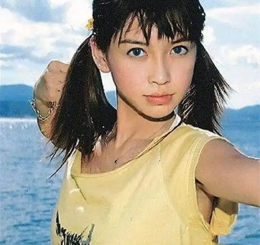 angelababy整容前一次性看完杨颖的容貌变迁史