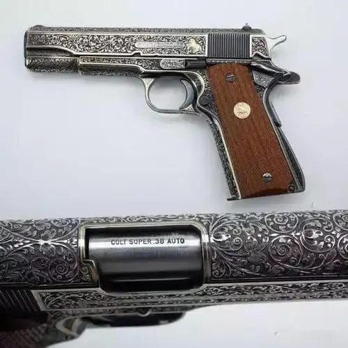 暴力美学的极致这么精美的雕花手枪是男人都想要