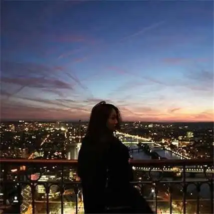 女生朋友圈背景图伤感背影