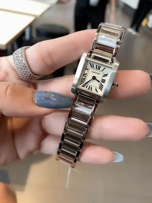 054卡地亚法国坦克b444784794103钢带石英女表