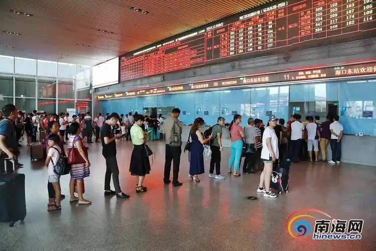 探访海口市郊列车海口东站:高铁怎么坐 市郊列车就怎么坐
