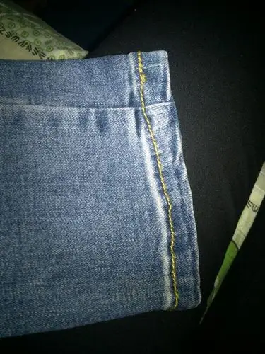 牛仔裤裤脚的这种磨白边怎么磨呢?需要什么材料?