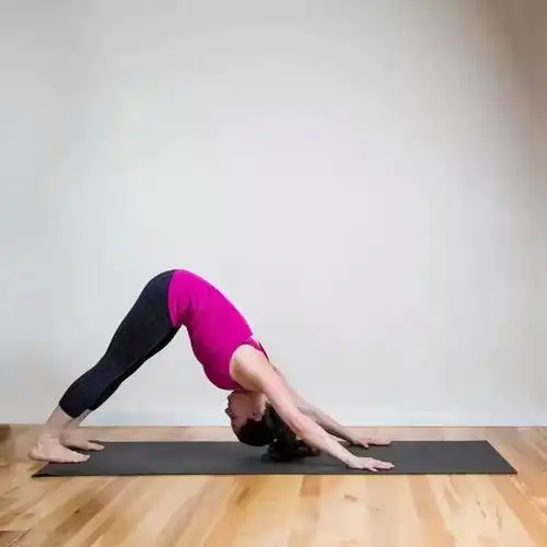 基础体式中,全面拉伸双腿的瑜伽体式都给你找来了,16个