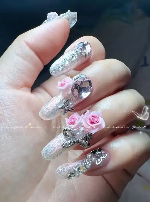 玫瑰花雕花美甲