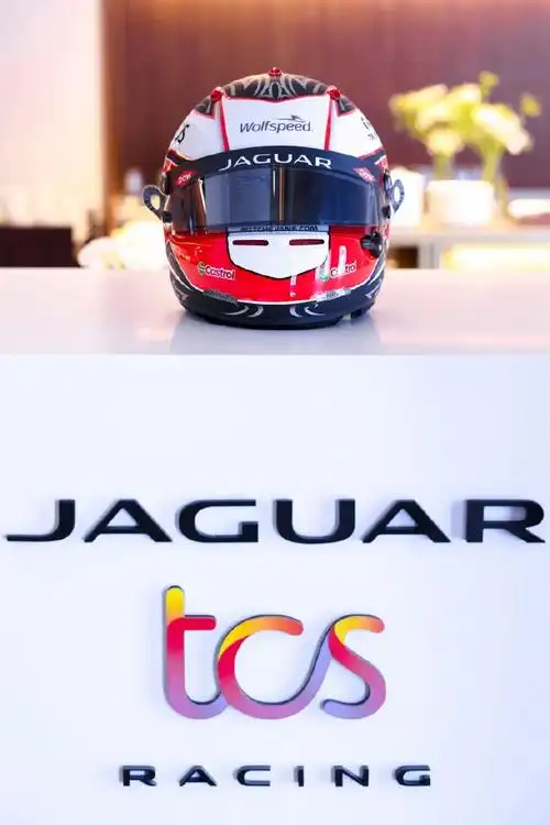 不同于传统汽车运动,fe方程式比赛力求以全新的赛事模式让现场观众全