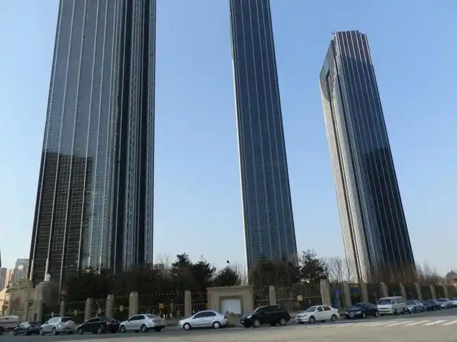 东港商务区 万达公馆 办公居住多套 高端商务人士的不二选择选择