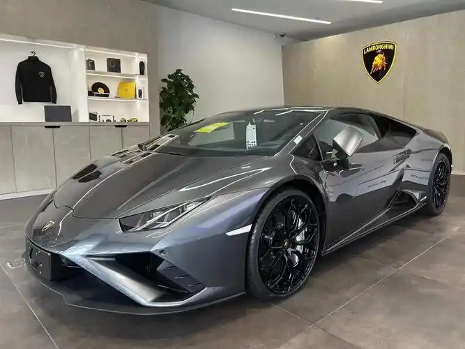 21款兰博基尼evo配合7速dct双离合变速箱,最大功率449kw,最大扭矩560