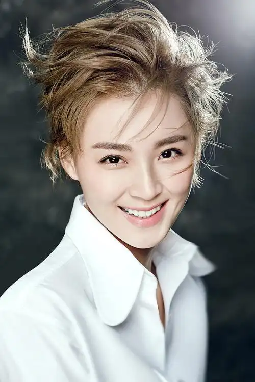 毛林林白衬衫清爽迷人时尚写真图片35