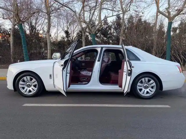 劳斯莱斯古斯特标准版白色外漆现车大促销