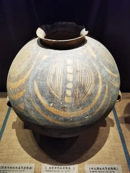古建筑物兰州博物馆陶罐陶器马家窑文化文物