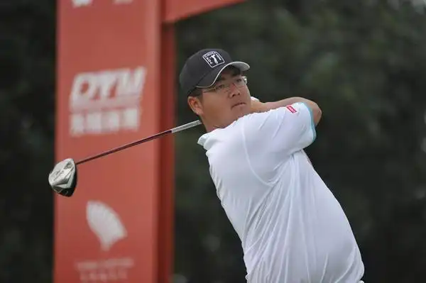 图文:中国职业高尔夫锦标赛第四轮 苏东