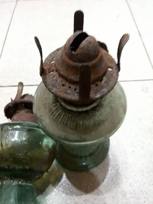 老旧煤油灯两对