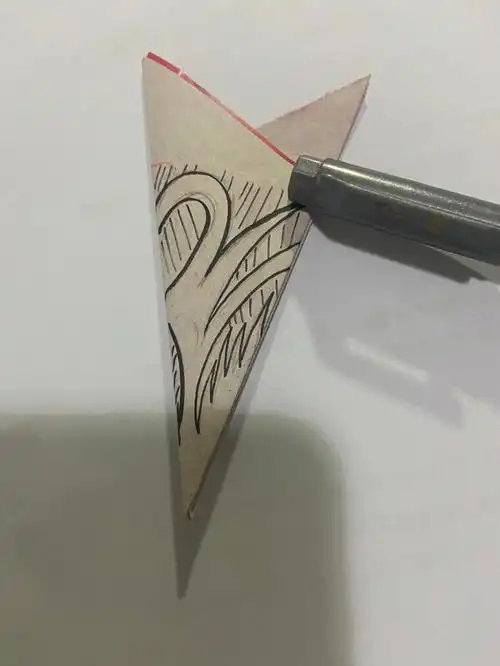 六折窗花,折法教程在收藏夹里,三折视频看完就是六折哦