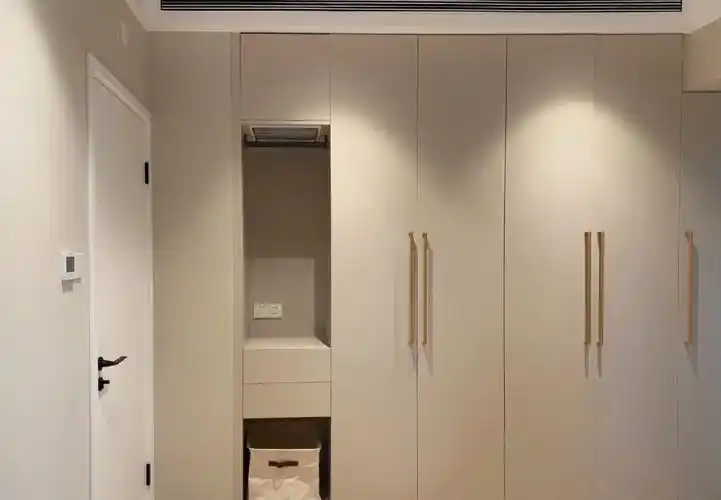 卡其色轻奢定制衣柜一门到顶