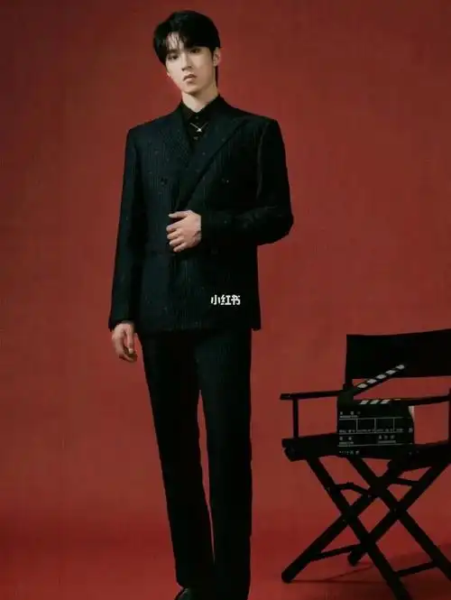 昨天的红毯文哥,冷脸正装小丸子太帅了#刘耀文 #随便画画  #速写  #漫