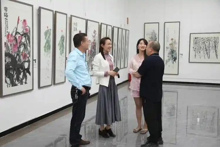 "水墨四季·繁花"演绎着大自然的华美与奇妙